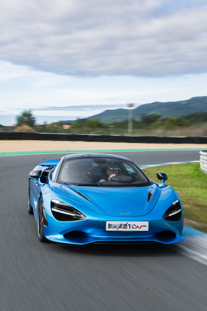 SMALL_McLaren_750S_TheDrive-1328